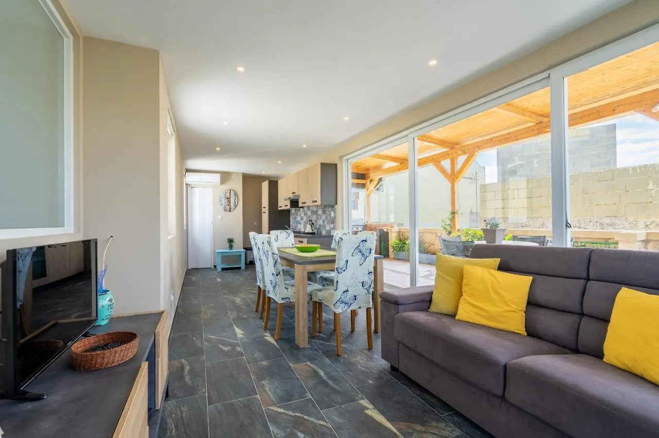 Luxurious Villa With Indoor Heated Pool Zurrieq 0*,  Malta