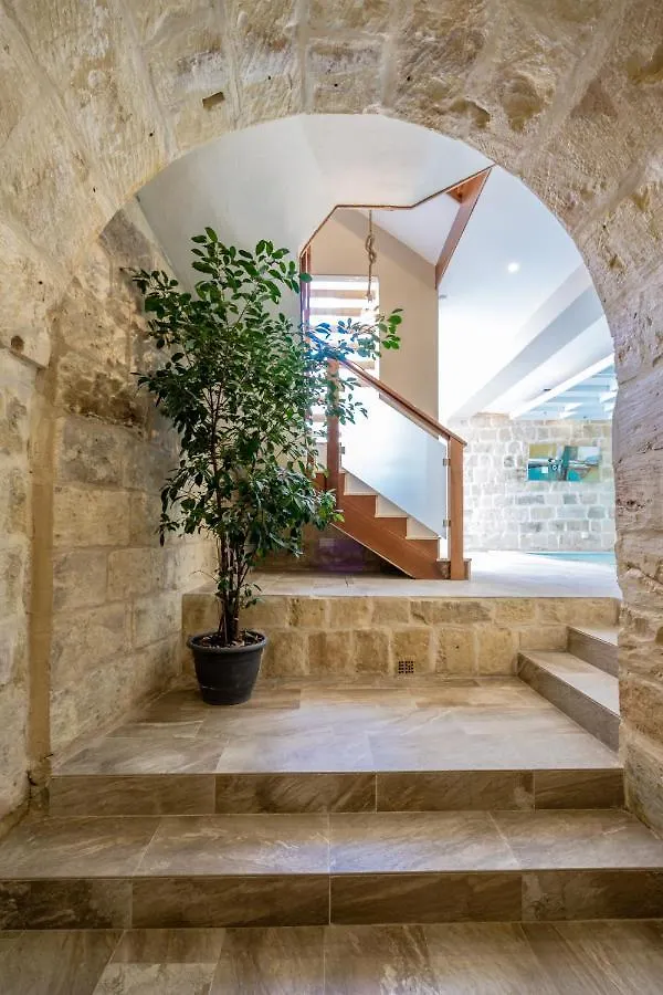 Luxurious Villa With Indoor Heated Pool Zurrieq