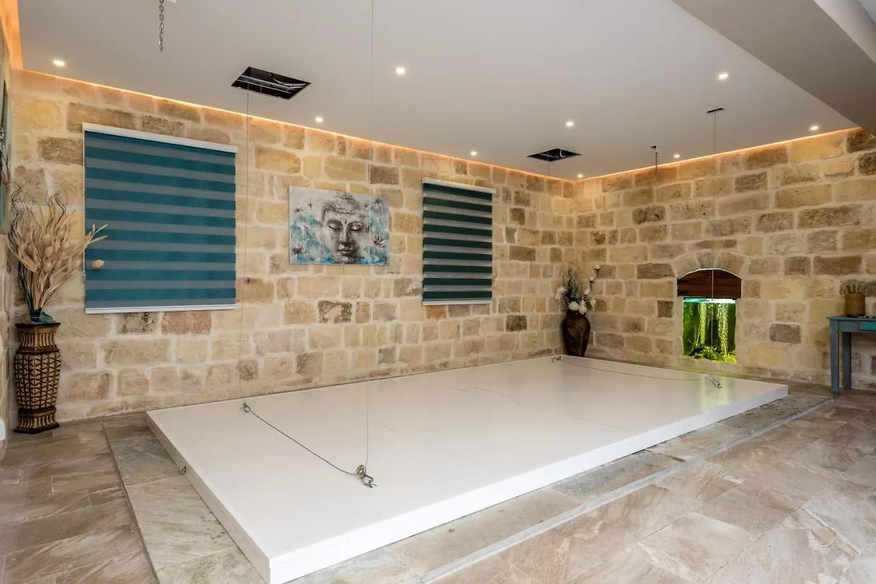 Luxurious Villa With Indoor Heated Pool Zurrieq